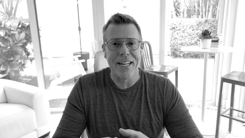 Ron Sacco talking to camera in his video: 31 years of franchise buying advice in 8 minutes